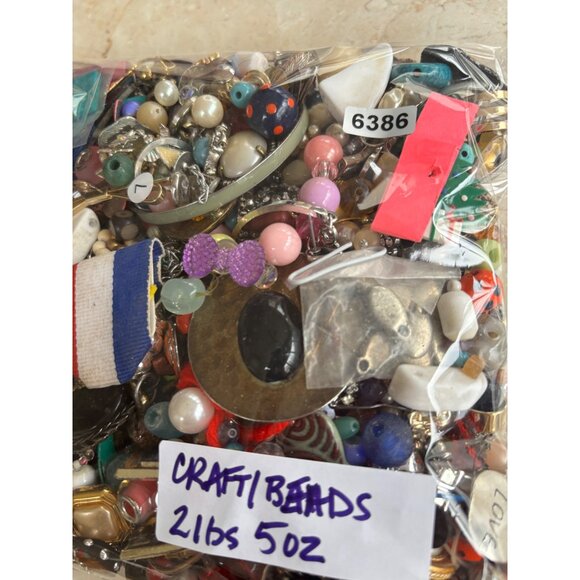 Mixed Craft Beads & Jewelry Making Supplies 2 Lbs 5 Oz Assorted Materials & Colo - Picture 2 of 16